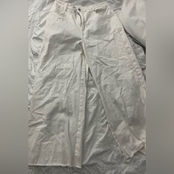 Jeans - Picture 1 of 2